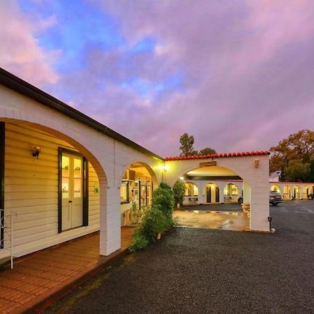 Azalea Motel Coonabarabran Exteriör bild