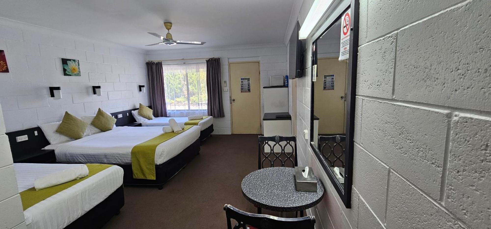 Azalea Motel Coonabarabran Exteriör bild