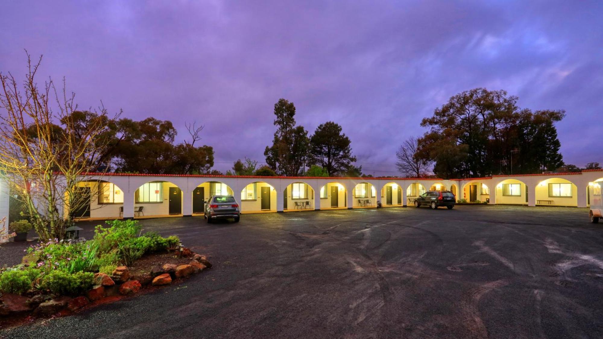 Azalea Motel Coonabarabran Exteriör bild
